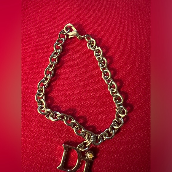 Vintage Di  Gold Tone Charm Bracelet -International - Picture 11 of 12